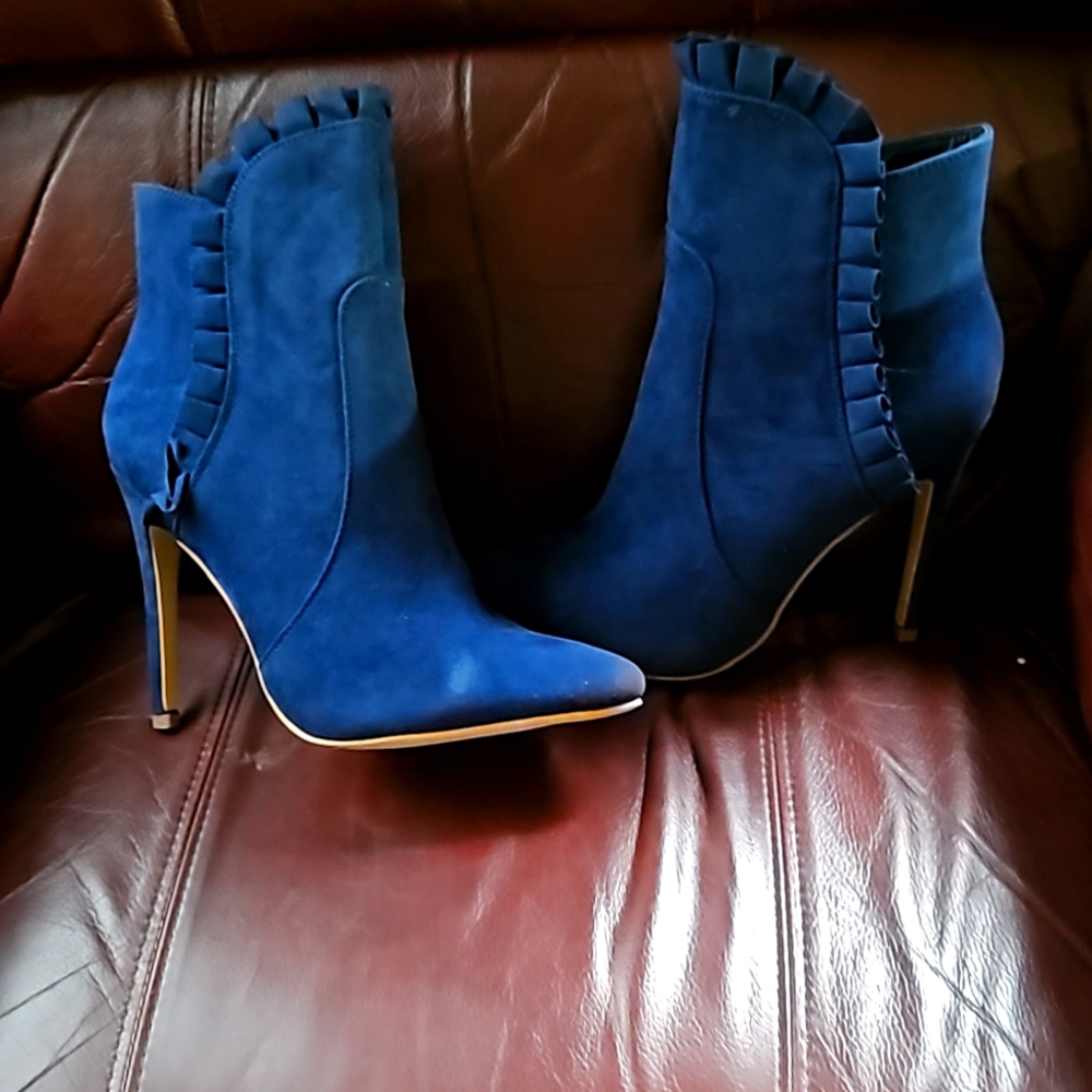 High heeled boots